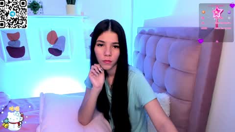 Snapshot of sofi_perezz chatting on January 7, 12:24 am sofi online show from January 7, 12:24 am