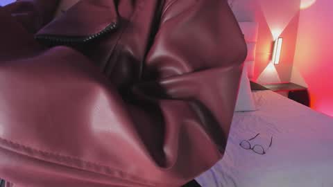 sofi_sp online show from March 4, 11:38 am