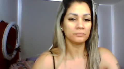 Snapshot of sofi_vip19 chatting on August 2, 4:16 pm sofi_vip19 online show from August 2, 4:16 pm