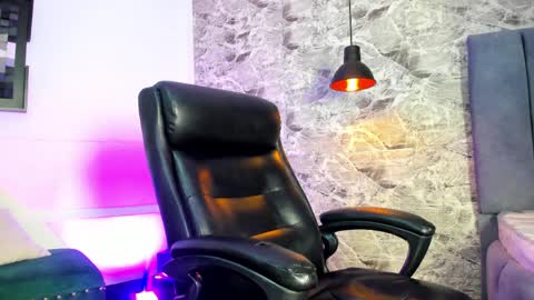 sofi_wiliiams2 online show from April 2, 11:02 pm