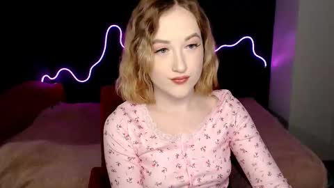 Snapshot of sofi_x_moon chatting on February 9, 2:04 am Sofi online show from February 9, 2:04 am