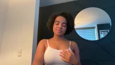 Sofi online show from April 8, 6:52 pm