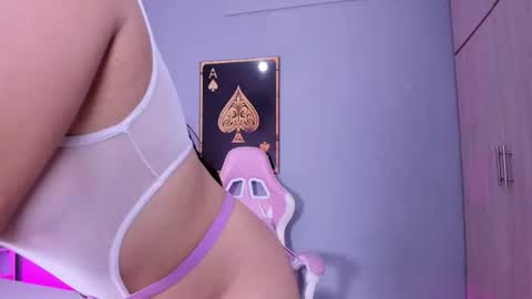 Snapshot of sofia__salazar chatting on February 20, 11:54 am sofia__salazar online show from February 20, 11:54 am