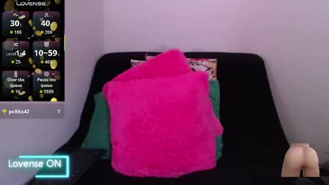 Snapshot of sofia__whitee chatting on March 7, 8:11 am sofia whitee online show from March 7, 8:11 am