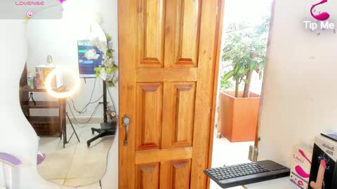 sofia online show from April 8, 3:45 pm