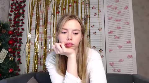Sofia here online show from December 17, 12:16 am