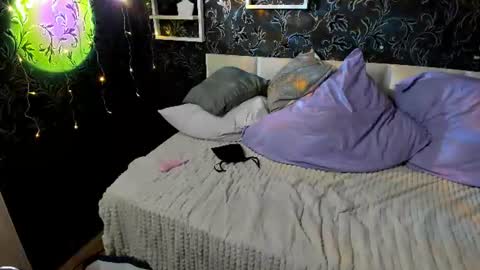 Sofia Lovvve online show from June 10, 6:34 am