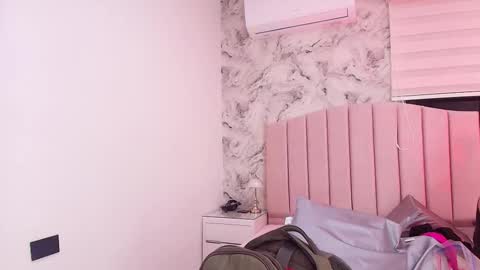 Sofia online show from December 17, 3:01 am