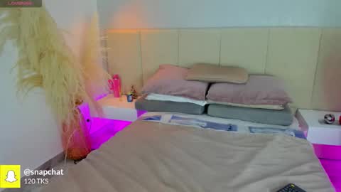 SOFIA PAMELA online show from November 7, 7:03 pm