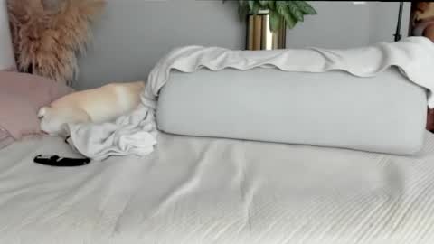 Snapshot of sofia_rivers_ chatting on February 21, 1:22 pm sofia_rivers_ online show from February 21, 1:22 pm