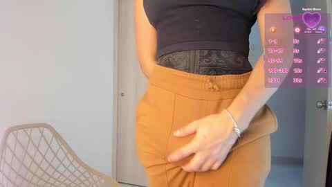 Snapshot of sofia_rivers_ chatting on February 17, 1:57 am sofia_rivers_ online show from February 17, 1:57 am