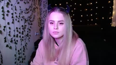 Snapshot of sofia_rosemary chatting on February 19, 3:05 pm sofia_rosemary online show from February 19, 3:05 pm