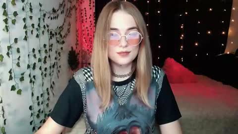 Snapshot of sofia_rosemary chatting on September 28, 1:49 pm sofia_rosemary online show from September 28, 1:49 pm