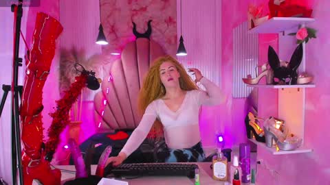 Snapshot of sofia_rosii chatting on December 5, 9:39 pm Sofia online show from December 5, 9:39 pm