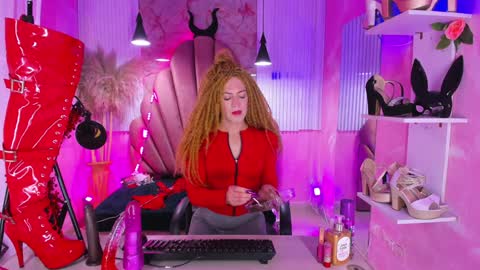 Snapshot of sofia_rosii chatting on December 10, 7:00 pm Sofia online show from December 10, 7:00 pm