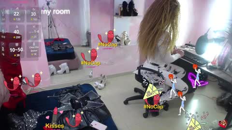 Snapshot of sofia_rosii chatting on December 11, 2:44 pm Sofia online show from December 11, 2:44 pm