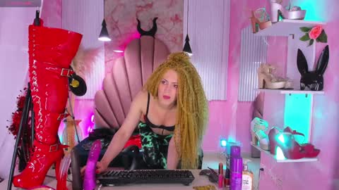 Snapshot of sofia_rosii chatting on December 24, 2:22 pm Sofia online show from December 24, 2:22 pm