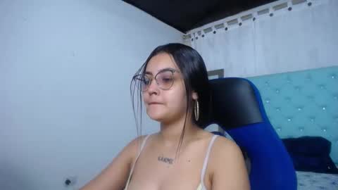 Snapshot of sofiaasexy19 chatting on October 16, 1:23 pm Sofia online show from October 16, 1:23 pm