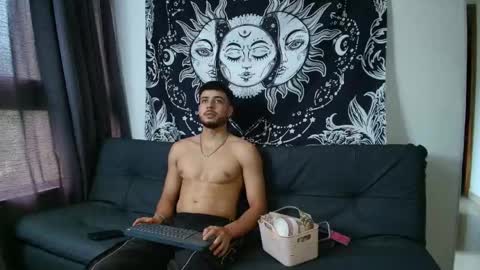 sofiablossom22 online show from April 14, 9:21 pm