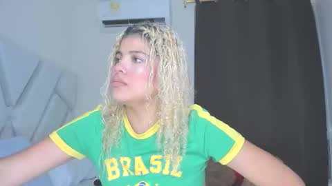 sofiacastillo01 online show from February 20, 2:39 pm