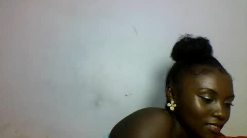 Snapshot of sofiafa chatting on February 19, 3:52 pm sofia online show from February 19, 3:52 pm