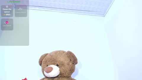 sofii milk online show from December 26, 9:37 pm