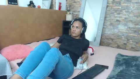 love online show from February 28, 9:01 pm