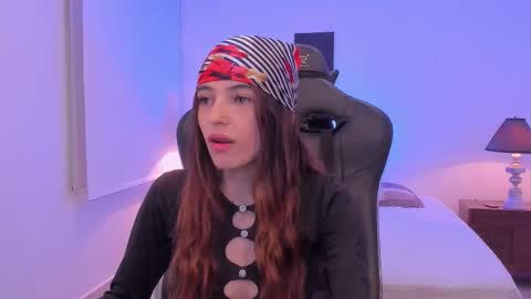 Sofia  Help me reach 5K followers  online show from December 16, 7:52 pm