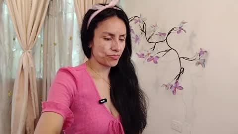 Sofi Bella online show from May 13, 7:33 pm
