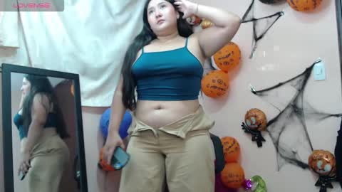 Snapshot of soficurvy19 chatting on November 6, 8:10 pm sofi lara online show from November 6, 8:10 pm