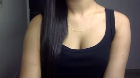 Snapshot of sofie_diva chatting on February 4, 7:00 pm divya online show from February 4, 7:00 pm