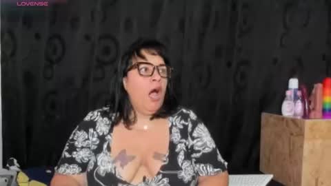 Snapshot of sofie_storm chatting on July 1, 11:45 am Vicky online show from July 1, 11:45 am