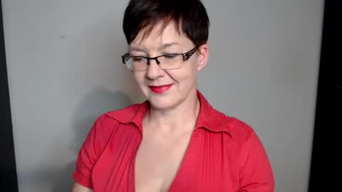 Snapshot of sofie_velvet chatting on December 3, 5:45 pm Sofie Velvet online show from December 3, 5:45 pm