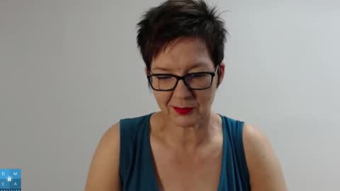 Snapshot of sofie_velvet chatting on September 21, 6:04 am Sofie Velvet online show from September 21, 6:04 am