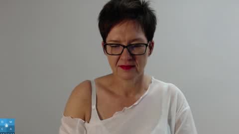 Snapshot of sofie_velvet chatting on September 22, 4:20 pm Sofie Velvet online show from September 22, 4:20 pm