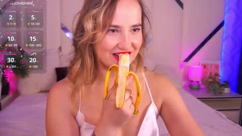 Sofie online show from October 9, 7:45 pm