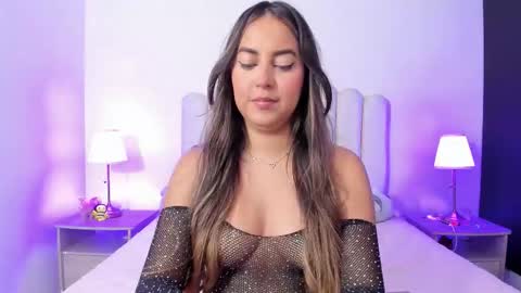 Snapshot of sofiebunnie chatting on September 22, 1:18 am sofiebunnie online show from September 22, 1:18 am