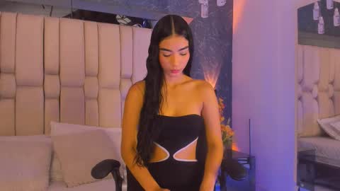 Snapshot of sofiewild_ chatting on October 19, 7:14 pm sofie online show from October 19, 7:14 pm