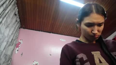 Snapshot of sofii_cute01 chatting on February 25, 11:30 am sofii_cute01 online show from February 25, 11:30 am