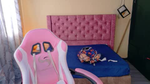 sofii_cute01 online show from January 19, 2:21 pm