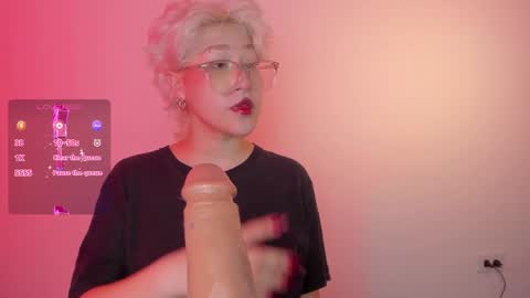 Snapshot of sofii_uwu_ chatting on December 15, 9:20 pm Sofii  online show from December 15, 9:20 pm