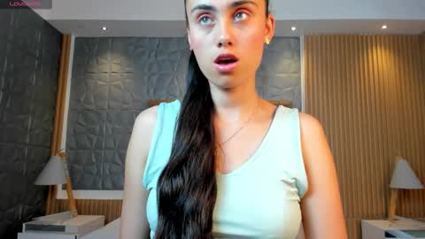 Snapshot of sofiia_palacioss chatting on December 19, 7:32 pm Sofiia Everyday From 1400 to 2200 Col Time online show from December 19, 7:32 pm