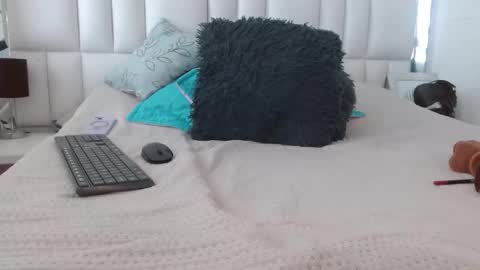 Snapshot of sofiia_vega_ chatting on March 21, 3:48 pm sofiia_vega_ online show from March 21, 3:48 pm