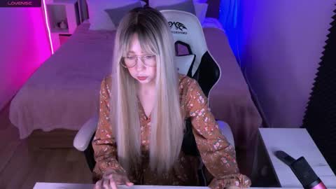Snapshot of sofiisun chatting on October 15, 4:12 am Sofia online show from October 15, 4:12 am