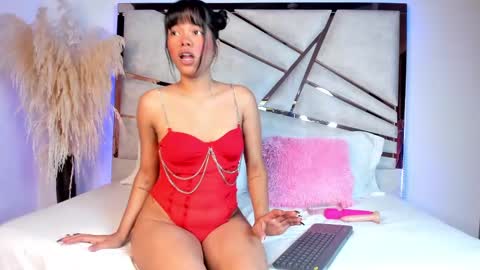 Snapshot of sofijohnsonx chatting on January 7, 1:03 pm sofijohnsonx online show from January 7, 1:03 pm