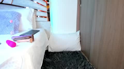 Snapshot of sofijohnsonx chatting on February 9, 12:41 pm sofijohnsonx online show from February 9, 12:41 pm