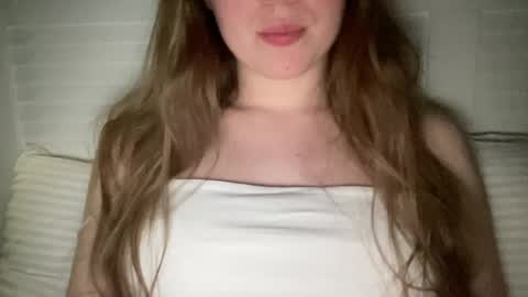 Snapshot of sofinovvak chatting on April 15, 9:15 pm Sofi online show from April 15, 9:15 pm