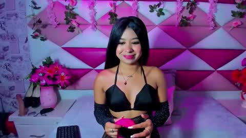 Snapshot of sofirose_111 chatting on May 29, 1:31 pm Sofi online show from May 29, 1:31 pm