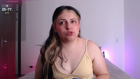 Snapshot of sofix_ chatting on June 5, 8:25 pm Lau online show from June 5, 8:25 pm