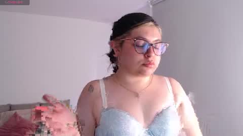 Snapshot of sofix_ chatting on June 22, 9:34 pm Lau online show from June 22, 9:34 pm